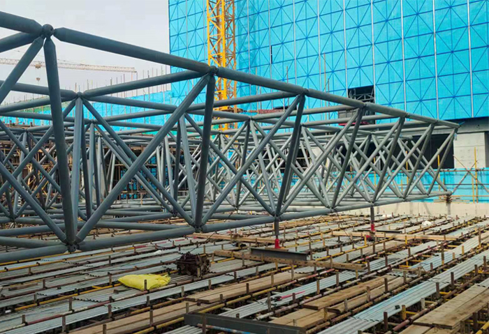 龙口高铁东总部基地2号楼网架